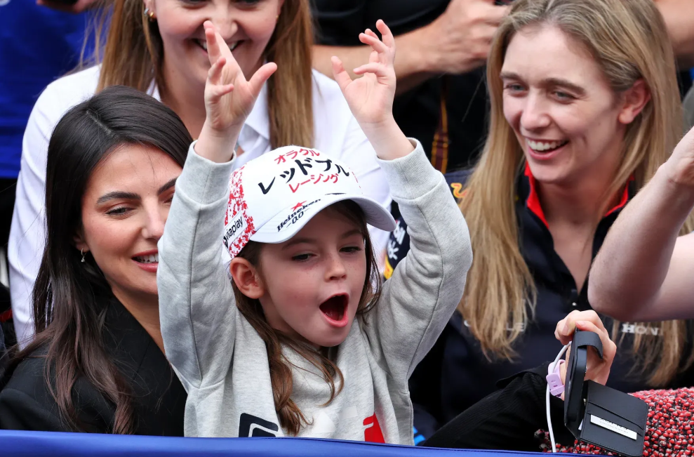 Kelly’s Penelope the star of social media: This is what dad Kvyat thinks!